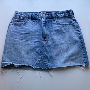 Hollister High-Rise Demin Skirt, Size 7 (W 28)